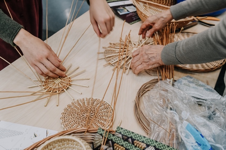 Tradicionālo prasmju apgūšanas pasākums «Satiec savu meistaru 2020» pulcē kuplu interesentu loku Tradicionālo prasmju apgūšanas pasākums «Satiec savu meistaru 2020» pulcē kuplu interesentu loku 290454