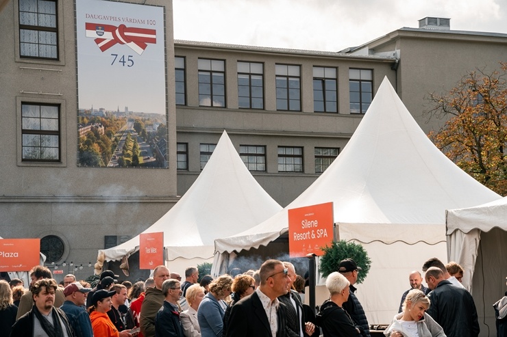 Iepazīsti pirmo Street Food festivālu Daugavpilī, kas notika 12.09.2020. Foto: Andrejs Jemeļjanovs Iepazīsti pirmo Street Food festivālu Daugavpilī, kas notika 12.09.2020. Foto: Andrejs Jemeļjanovs 290997
