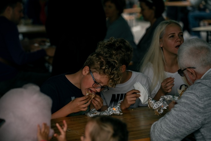 Iepazīsti pirmo Street Food festivālu Daugavpilī, kas notika 12.09.2020. Foto: Andrejs Jemeļjanovs Iepazīsti pirmo Street Food festivālu Daugavpilī, kas notika 12.09.2020. Foto: Andrejs Jemeļjanovs 291006