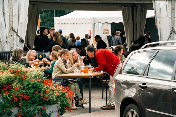 Iepazīsti pirmo Street Food festivālu Daugavpilī, kas notika 12.09.2020. Foto: Andrejs Jemeļjanovs Iepazīsti pirmo Street Food festivālu Daugavpilī, kas notika 12.09.2020. Foto: Andrejs Jemeļjanovs 291013