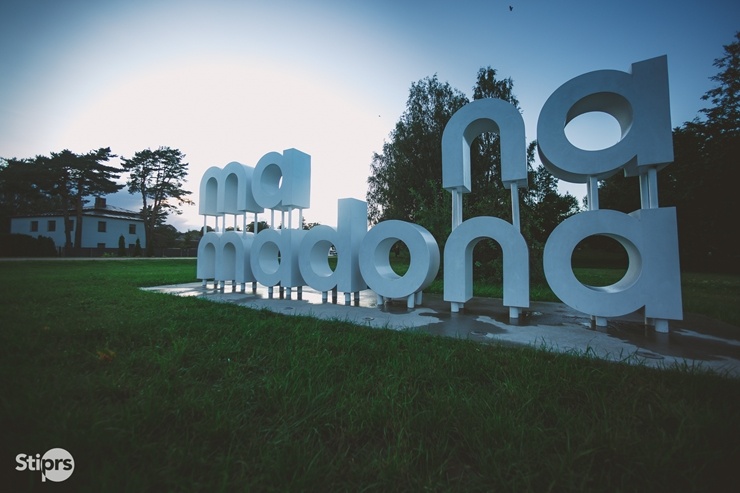 Fotogrāfs Māris Stiprais piefiksē rudenīgās noskaņas Madonā 291021