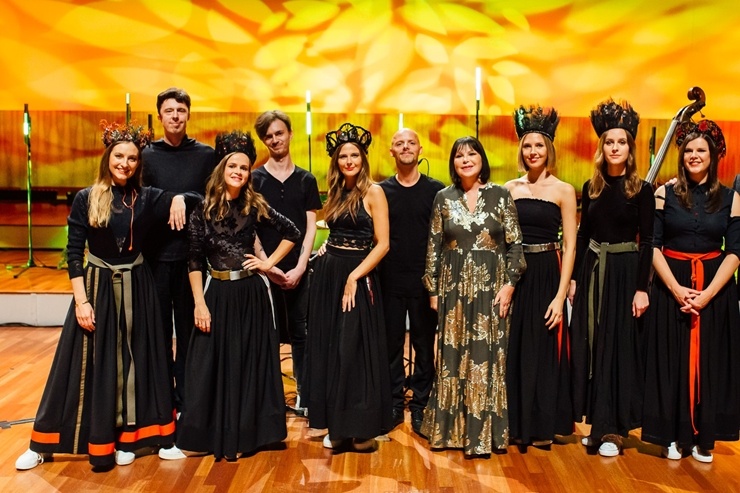 Lielajā ģildē skan Ineses Galantes projekts «VIVA LATVIJA» kopā ar etnomūzikas grupu «Tautumeitas». Foto: Mārcis Gaujenietis Lielajā ģildē skan Ineses Galantes projekts «VIVA LATVIJA» kopā ar etnomūzikas grupu «Tautumeitas». Foto: Mārcis Gaujenietis 291127