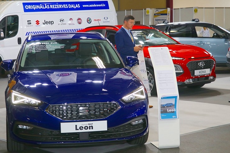 Trīs dienas Ķīpsalā pulcējas autofani uz starptautisko autoindustrijas izstādi ««Auto 2020»» 291483