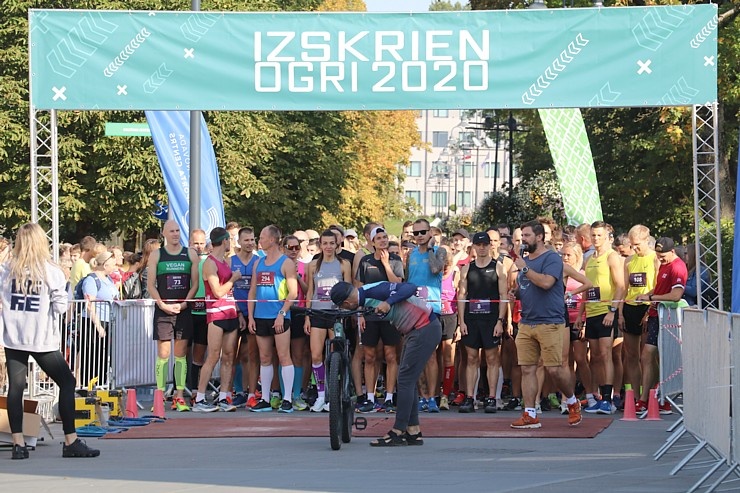 Ogrē 27.09.2020 skrējēji sacenšas vairākās distancēs «Izskrien Ogri 2020» 291559