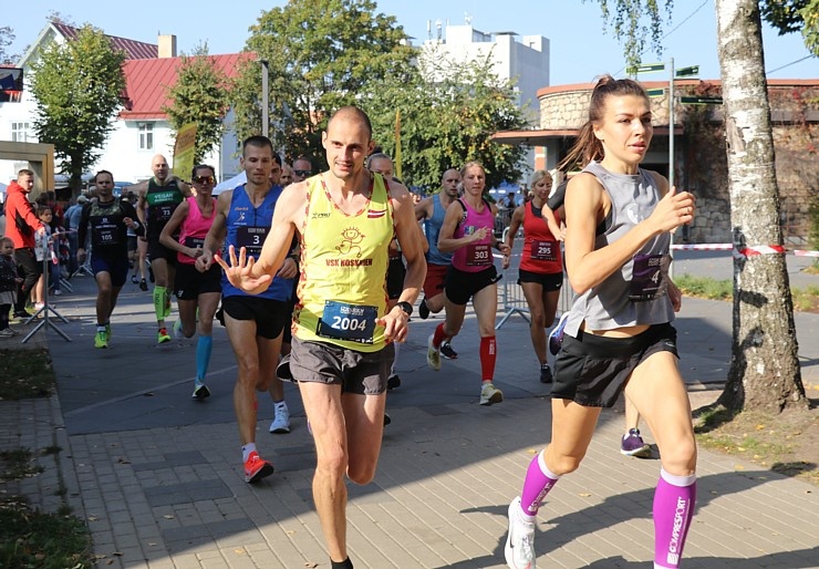 Ogrē 27.09.2020 skrējēji sacenšas vairākās distancēs «Izskrien Ogri 2020» 291562