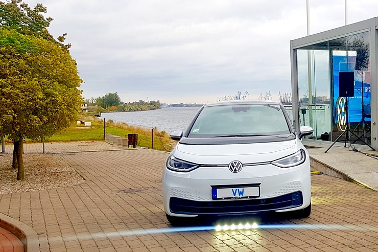 «Volkswagen Latvija» Pārdaugavas restorānā «Osta» saturīgi prezentē jauno «VW ID.3» Foto:
Samsung Galaxy Note 8 «Volkswagen Latvija» Pārdaugavas restorānā «Osta» saturīgi prezentē jauno «VW ID.3» Foto:
Samsung Galaxy Note 8 292165