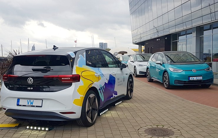 «Volkswagen Latvija» Pārdaugavas restorānā «Osta» saturīgi prezentē jauno «VW ID.3» Foto:
Samsung Galaxy Note 8 «Volkswagen Latvija» Pārdaugavas restorānā «Osta» saturīgi prezentē jauno «VW ID.3» Foto:
Samsung Galaxy Note 8 292184