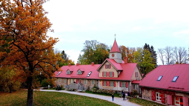 «Rankas muiža» ietērpusies košās rudens krāsās. Foto: Rankasmuiza.lv 292452