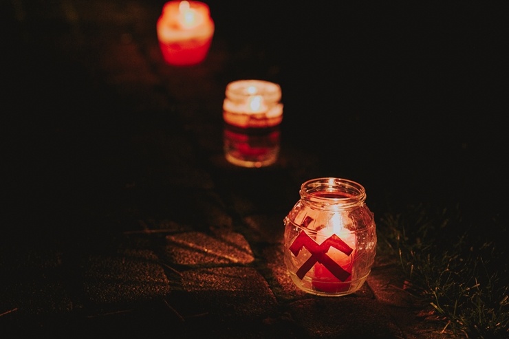 Krāšņi nosvin Lāčplēša dienu Salaspilī. Foto: Iveta Jaunalksne 294265