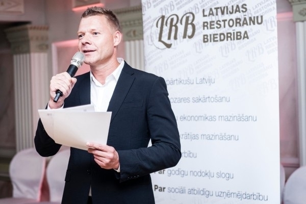Video intervija ar Jāni Jenzi, Rīgas Tūrisma attīstības biroja valdes priekšsēdētāju