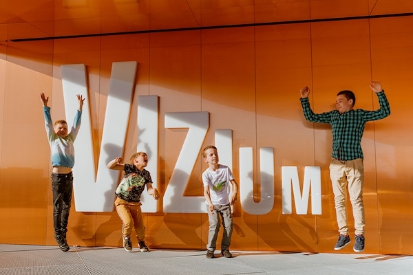 18. jūnijs vēsturē: Svinīgi atklāj Ventspils zinātnes centru VIZIUM
