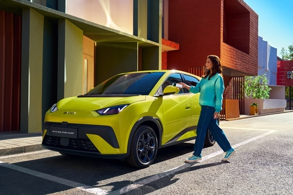 BYD prezentē jaunu elektromobili Eiropas tirgum – DOLPHIN SURF