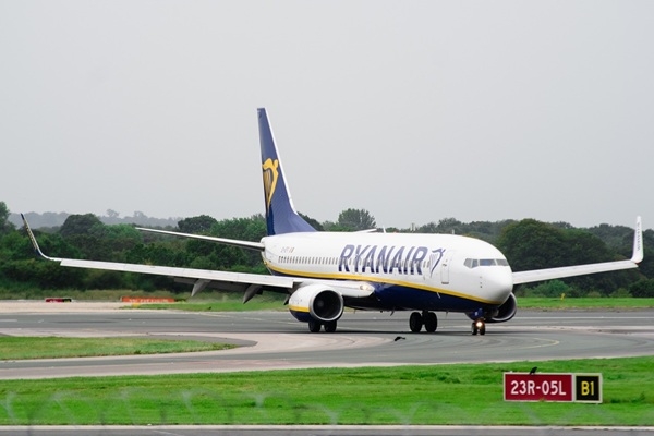«Ryanair» iesniedz tiesā prasību pret pasažieri
