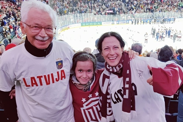 Inese Krūmiņa: Fani par došanos uz pasaules čempionātu hokejā vēl tikai lemj
