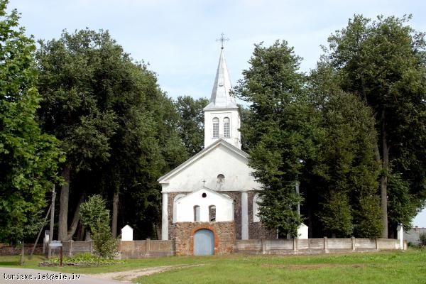 Ozolmuizas-Sv-Petera-un-Sv-Pavila-Romas-katolu-baznica Ozolmuižas Sv. Pētera un Sv. Pāvila Romas katoļu baznīca